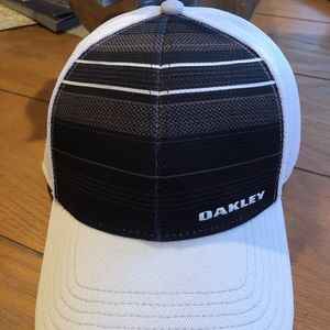 Men’s Hat NWT Oakley